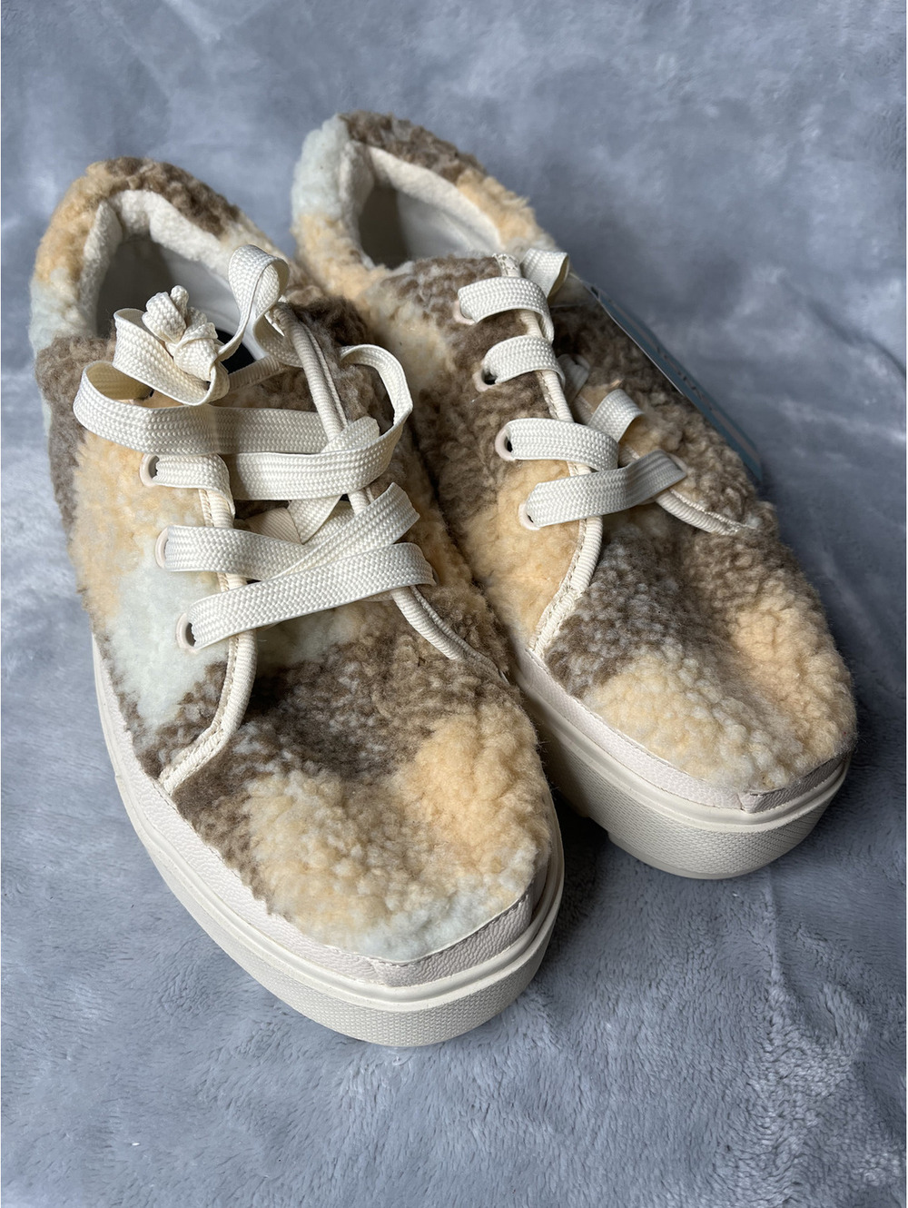 NWT Toms Women's Brown Faux Shearling Plaid Sneakers Size 8